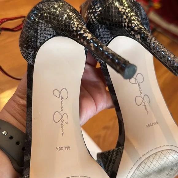 Jessica Simpson Sandals - Picture 10 of 12